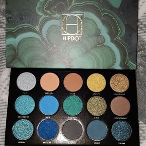BRAND NEW 💥 Hipdot eyeshadow pallet